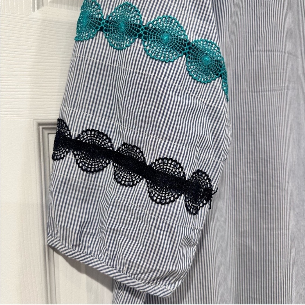 Pretty Talbots blue Striped Women's Top with Teal and Blue accents size 1X - Picture 3 of 8